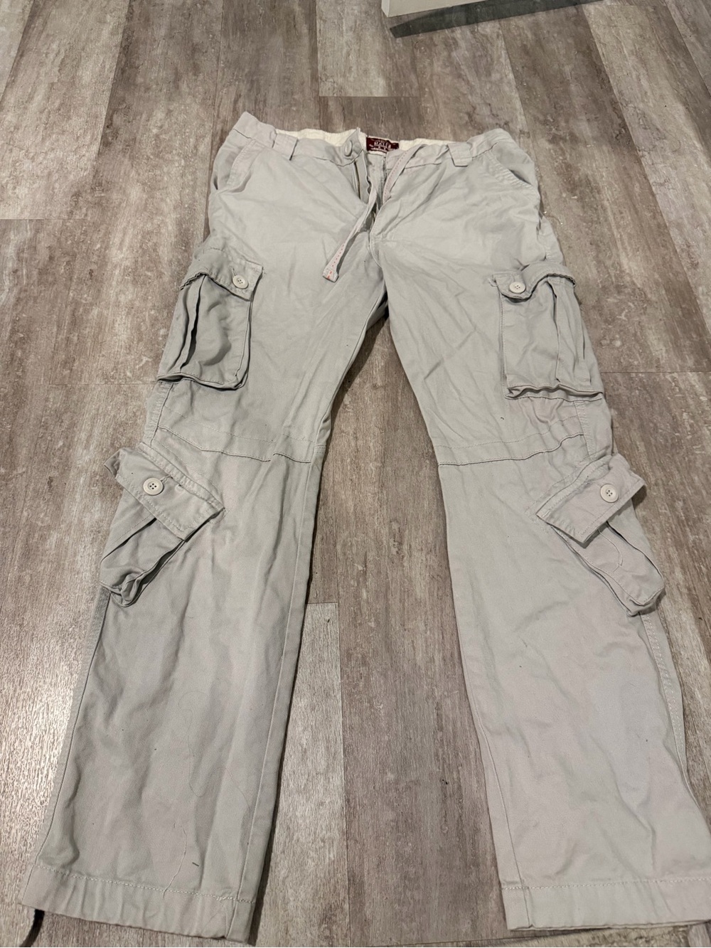 Match Light Gray Wide Leg Cargo Pants with Utility Pockets